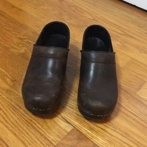 Women’s Dankso Professional Antique brown clogs